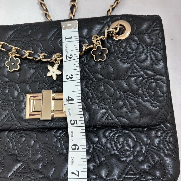 Aldo Black Quilted Shoulder Bag with Gold Chain - Picture 5 of 13